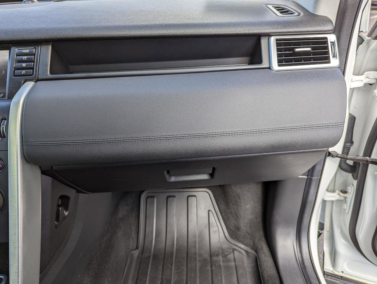 Used 2017 Land Rover Discovery Sport HSE image 33