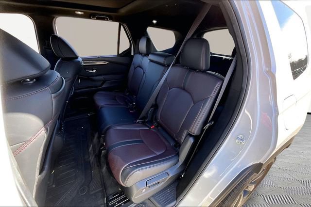 Used 2025 Honda Pilot Black Edition image 16