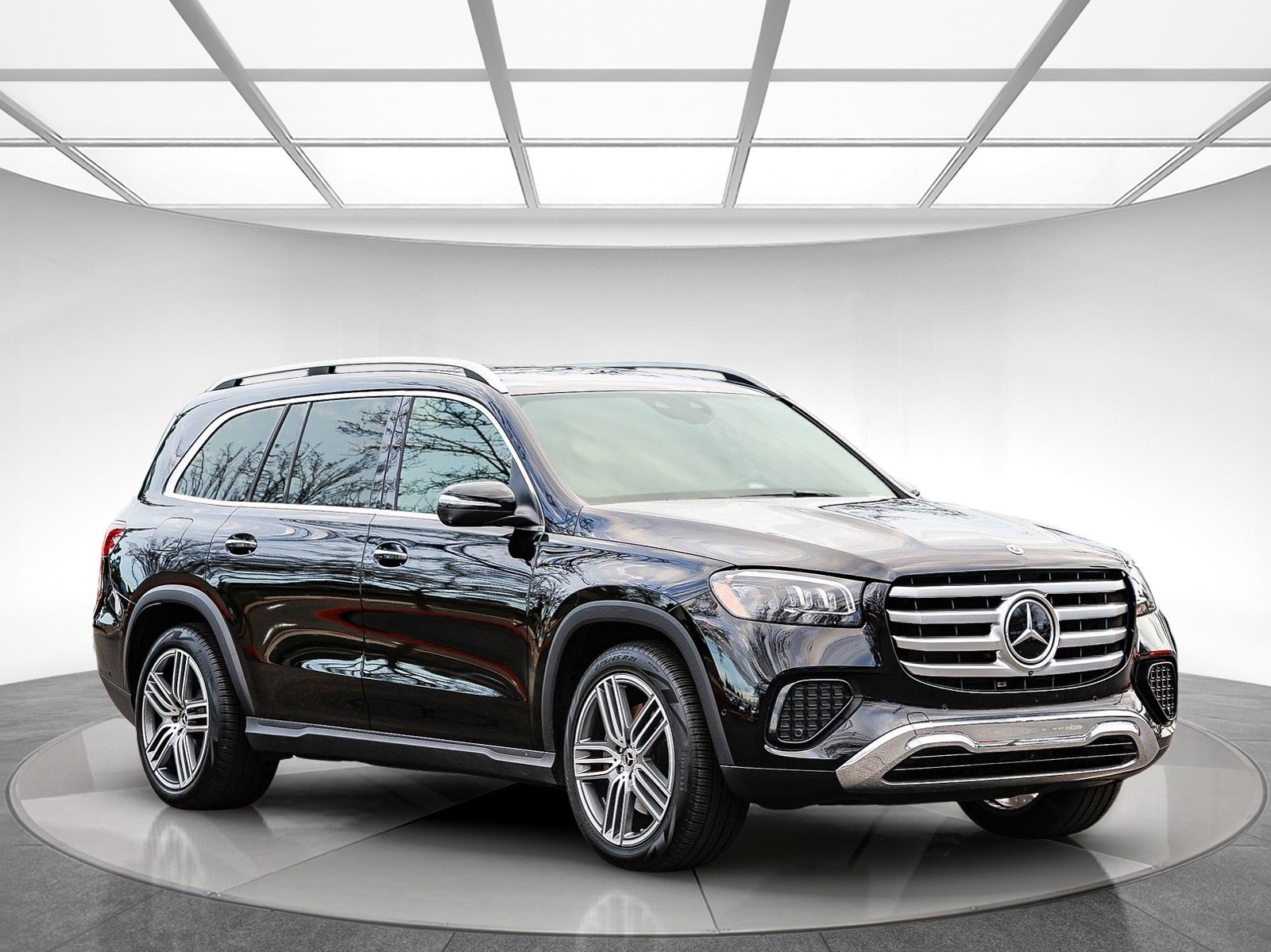 Used 2025 Mercedes-Benz GLS 450 4MATIC image 5