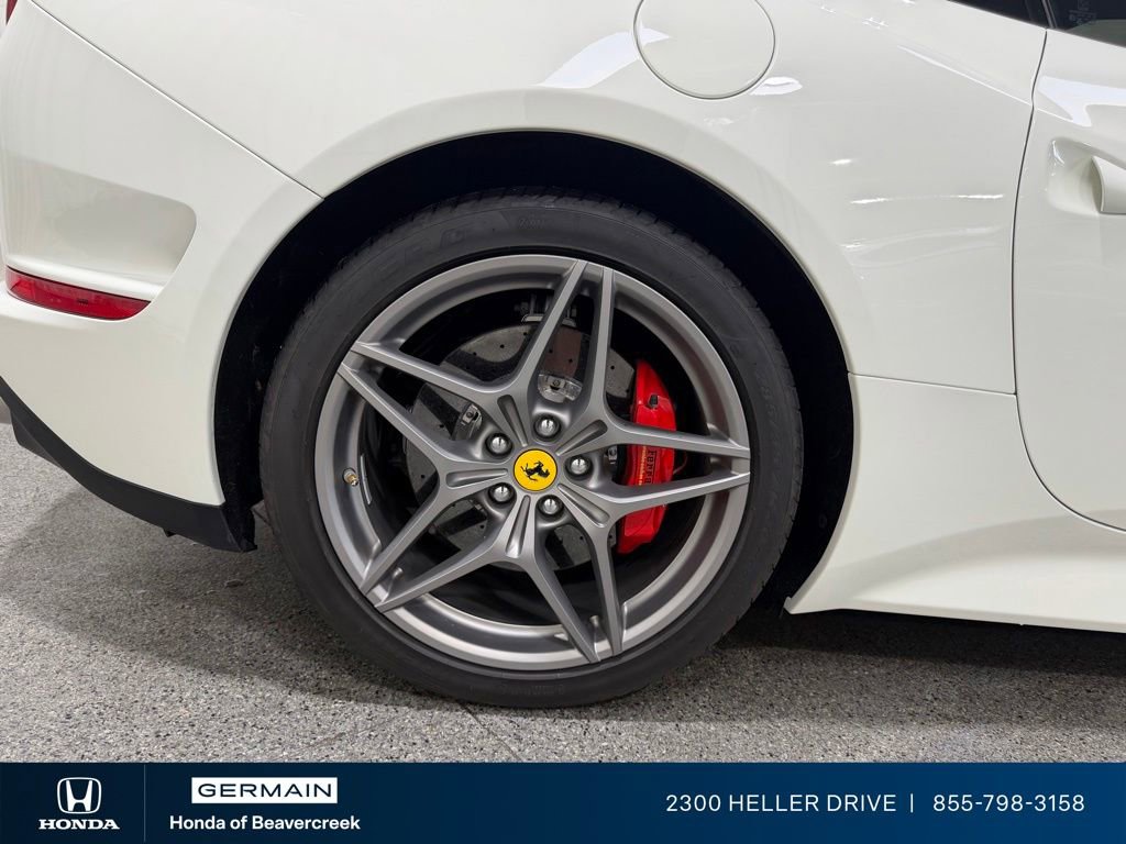 Used 2016 Ferrari California T RWD image 10