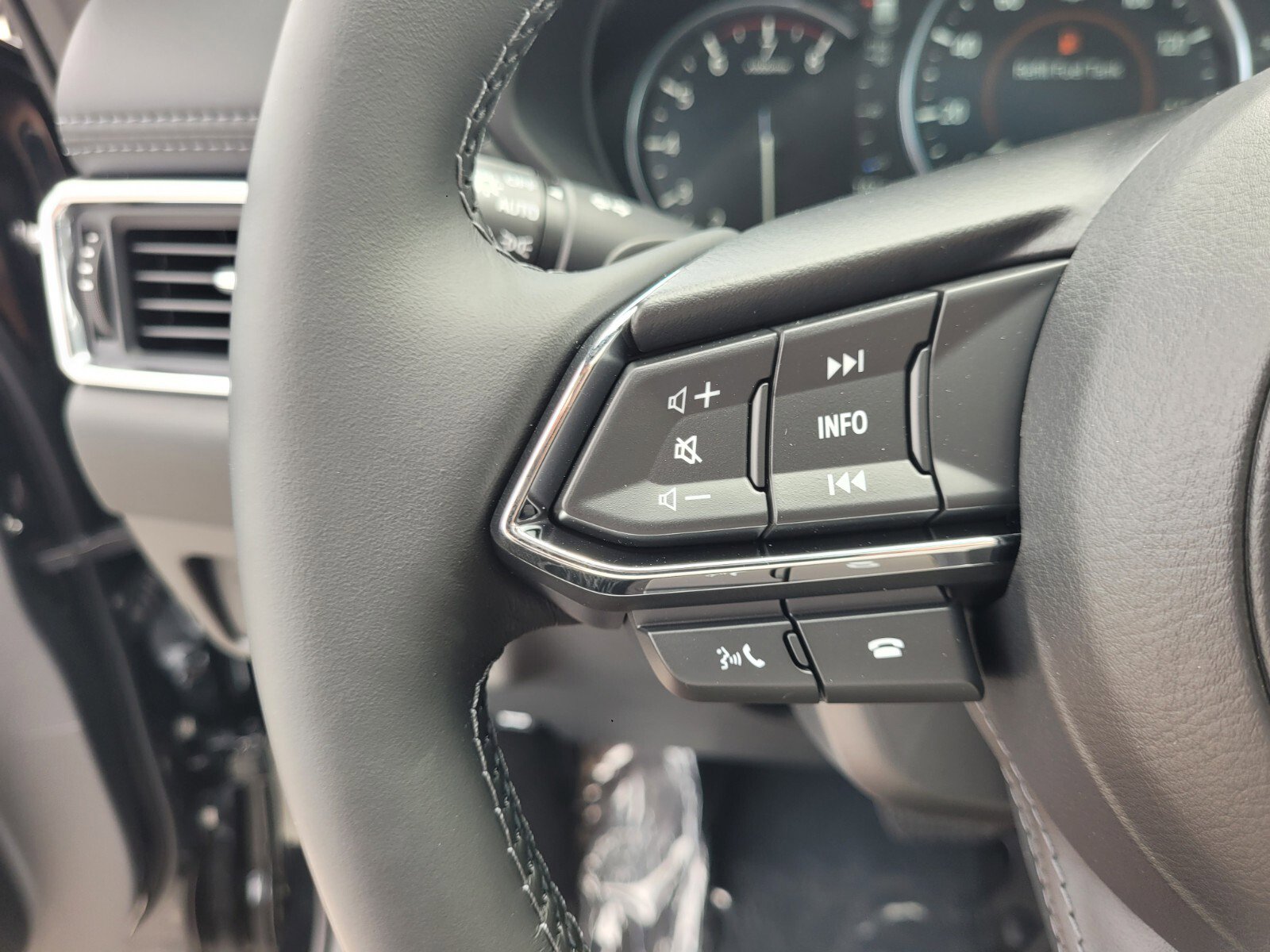 New 2025 MAZDA CX-5 Signature image 28