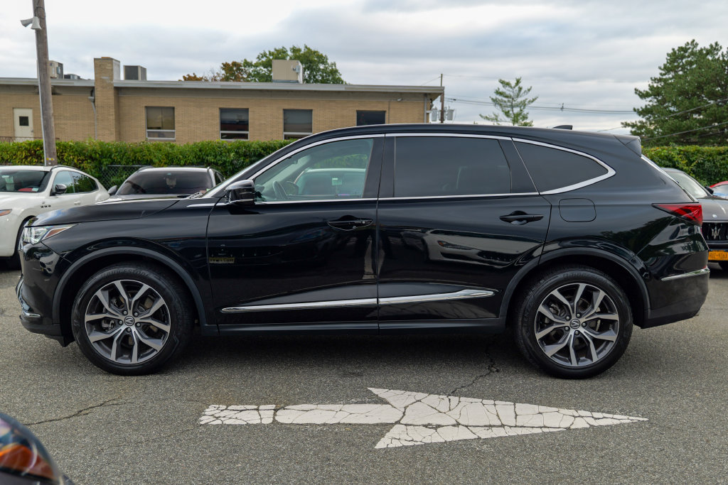 Used 2024 Acura MDX w/ Technology Package AWD/4WD image 4