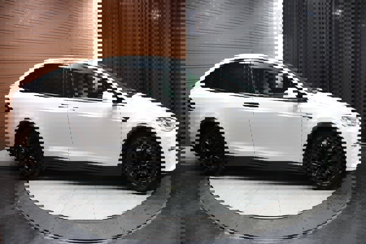 Used 2022 Tesla Model X Plaid image 56