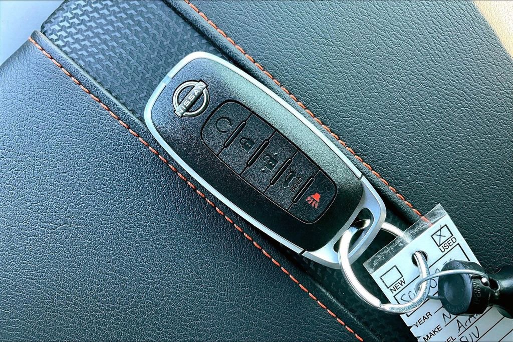 Used 2025 Nissan Armada PRO-4X image 13