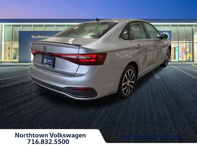 Certified 2025 Volkswagen Jetta SE FWD image 3