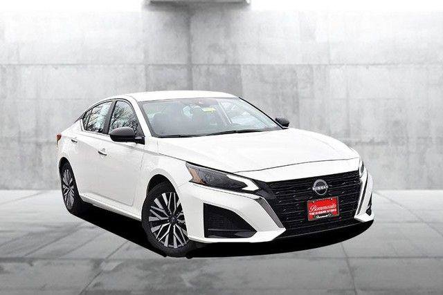 Certified 2025 Nissan Altima 2.5 SV FWD image 2