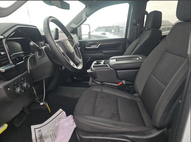 Used 2024 Chevrolet Silverado 2500 LT w/ Convenience Package image 4