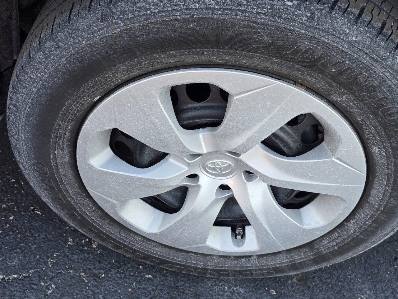 Used 2024 Toyota RAV4 LE image 23