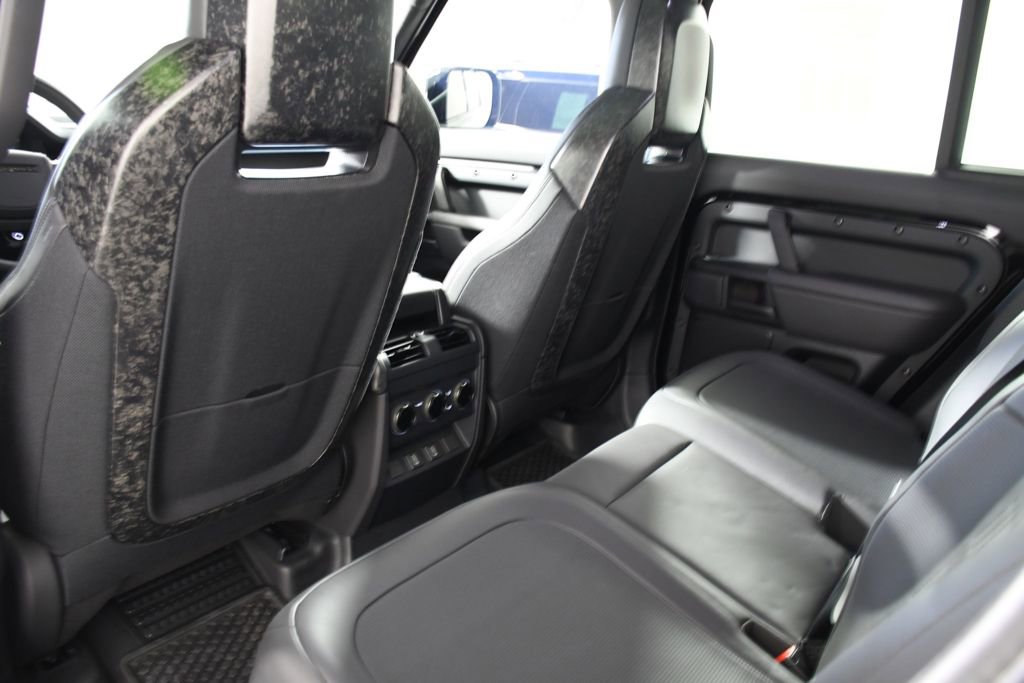 Used 2026 Land Rover Defender 110 AWD/4WD image 27