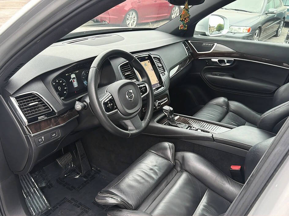 Used 2017 Volvo XC90 T6 Momentum w/ Vision Package AWD/4WD image 6