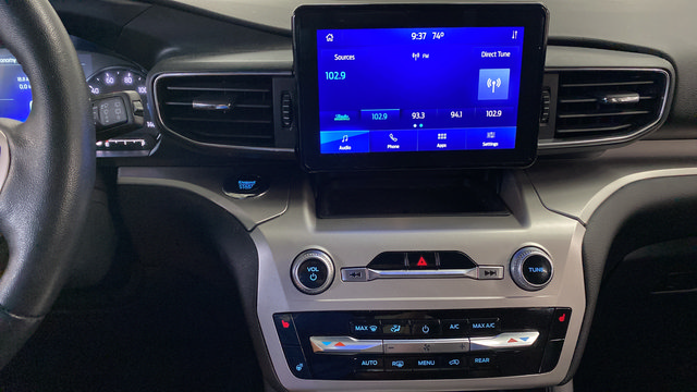 Used 2022 Ford Explorer XLT w/ Equipment Group 202A AWD/4WD image 12