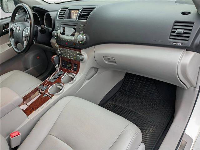 Used 2012 Toyota Highlander Limited image 22