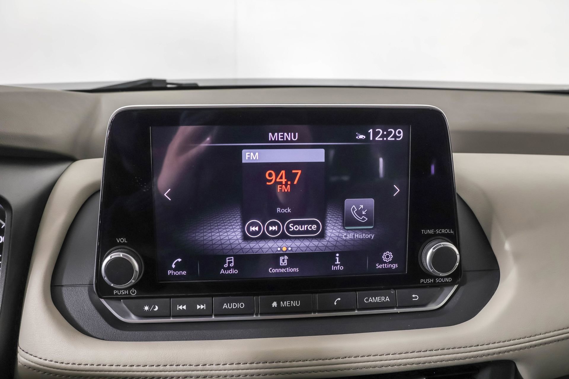 Used 2023 Nissan Rogue SV image 30