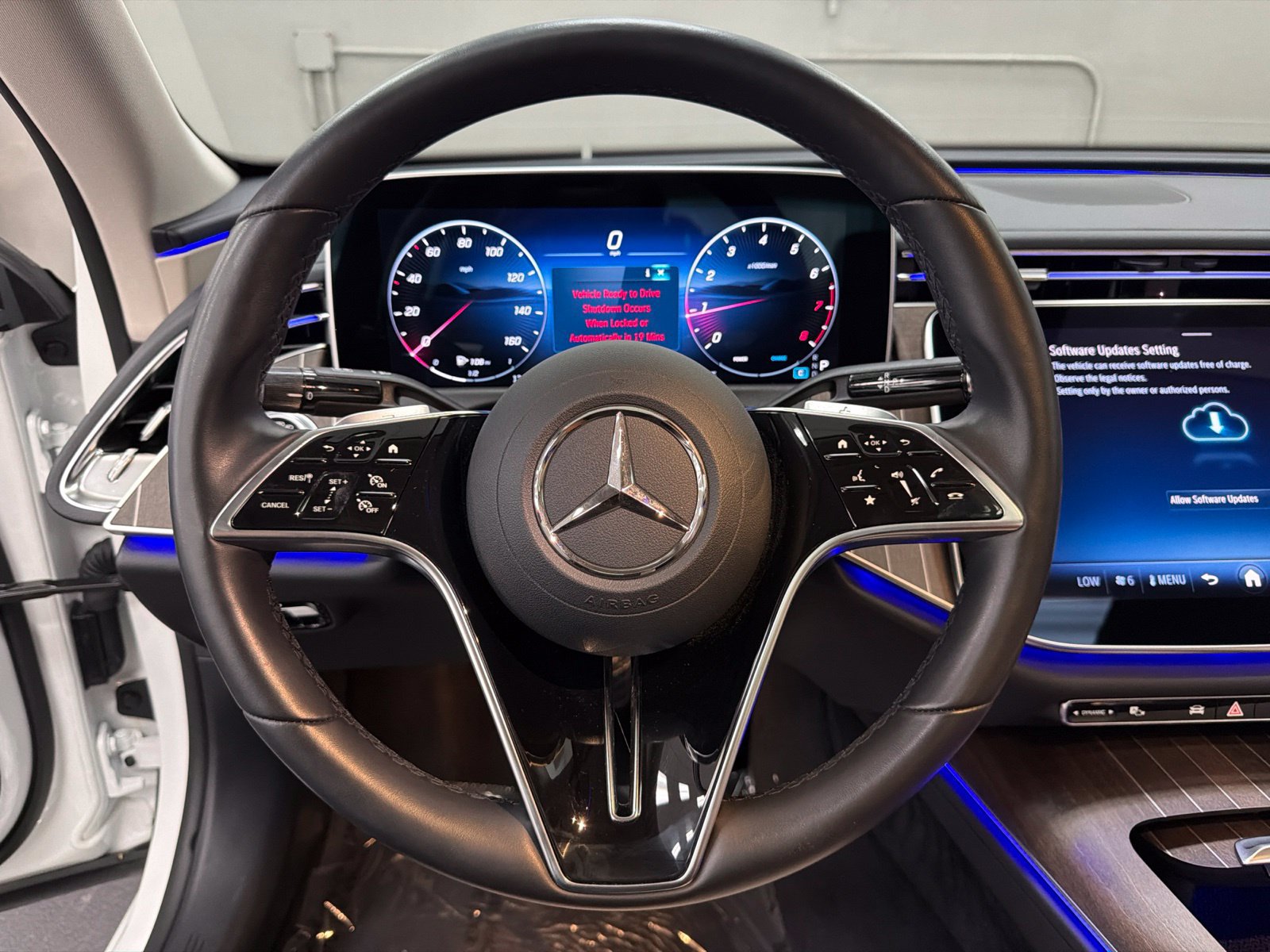 Used 2024 Mercedes-Benz E 350 4MATIC Sedan image 27