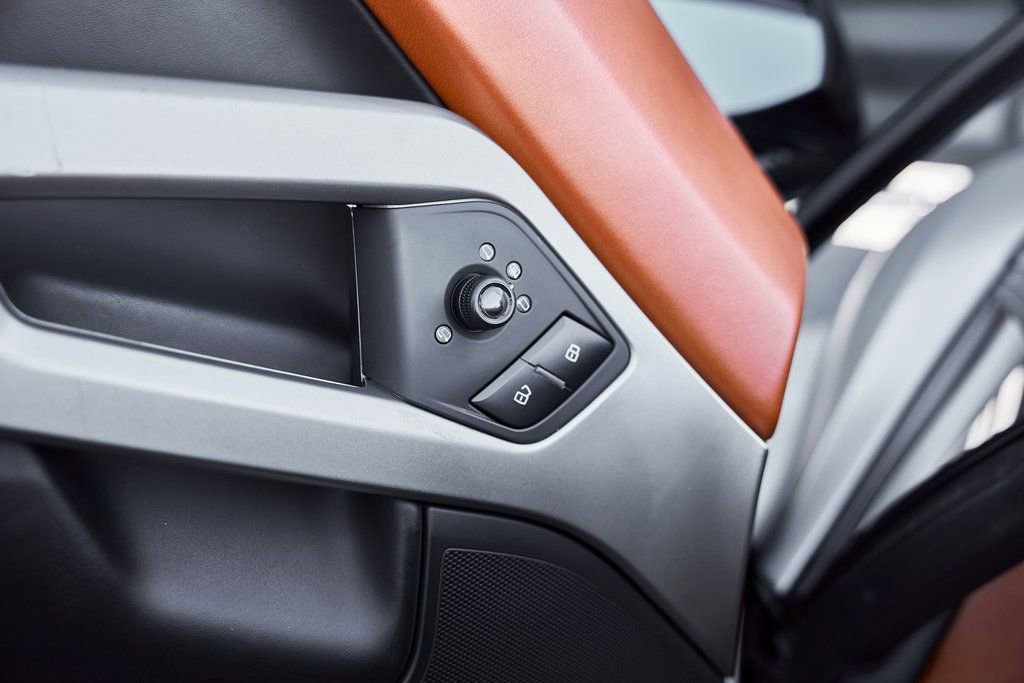 Used 2018 Lamborghini Aventador S image 42