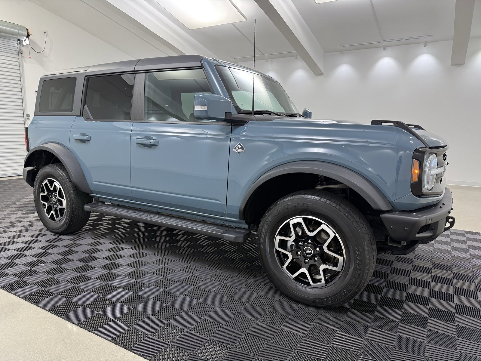 Used 2022 Ford Bronco Outer Banks image 1