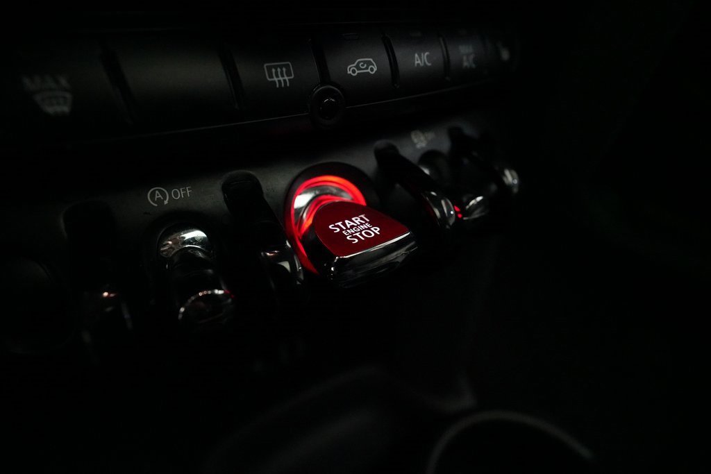 Used 2017 MINI Cooper 2-Door Hardtop image 29