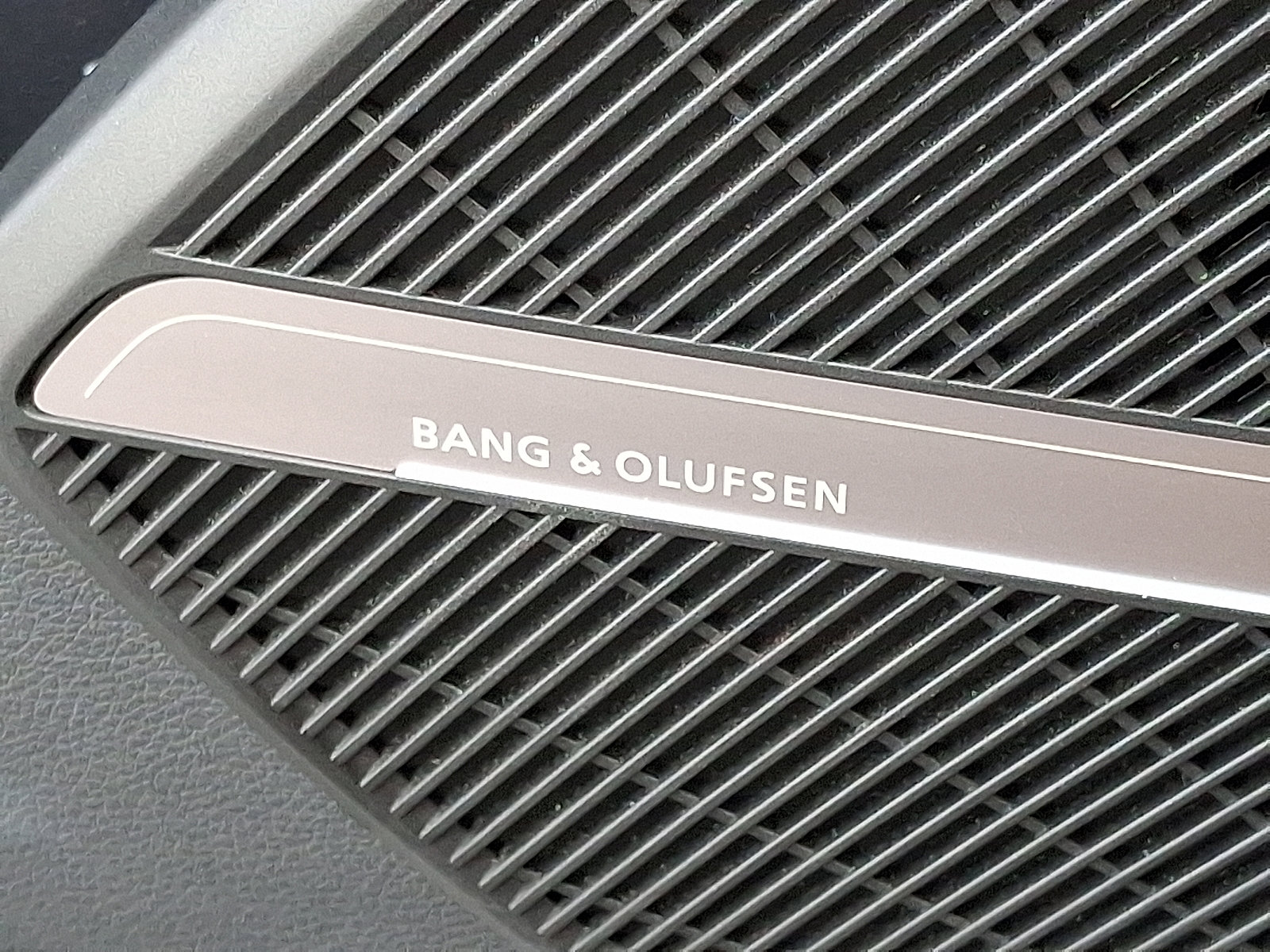 Certified 2025 Audi Q5 2.0T Premium Plus image 29