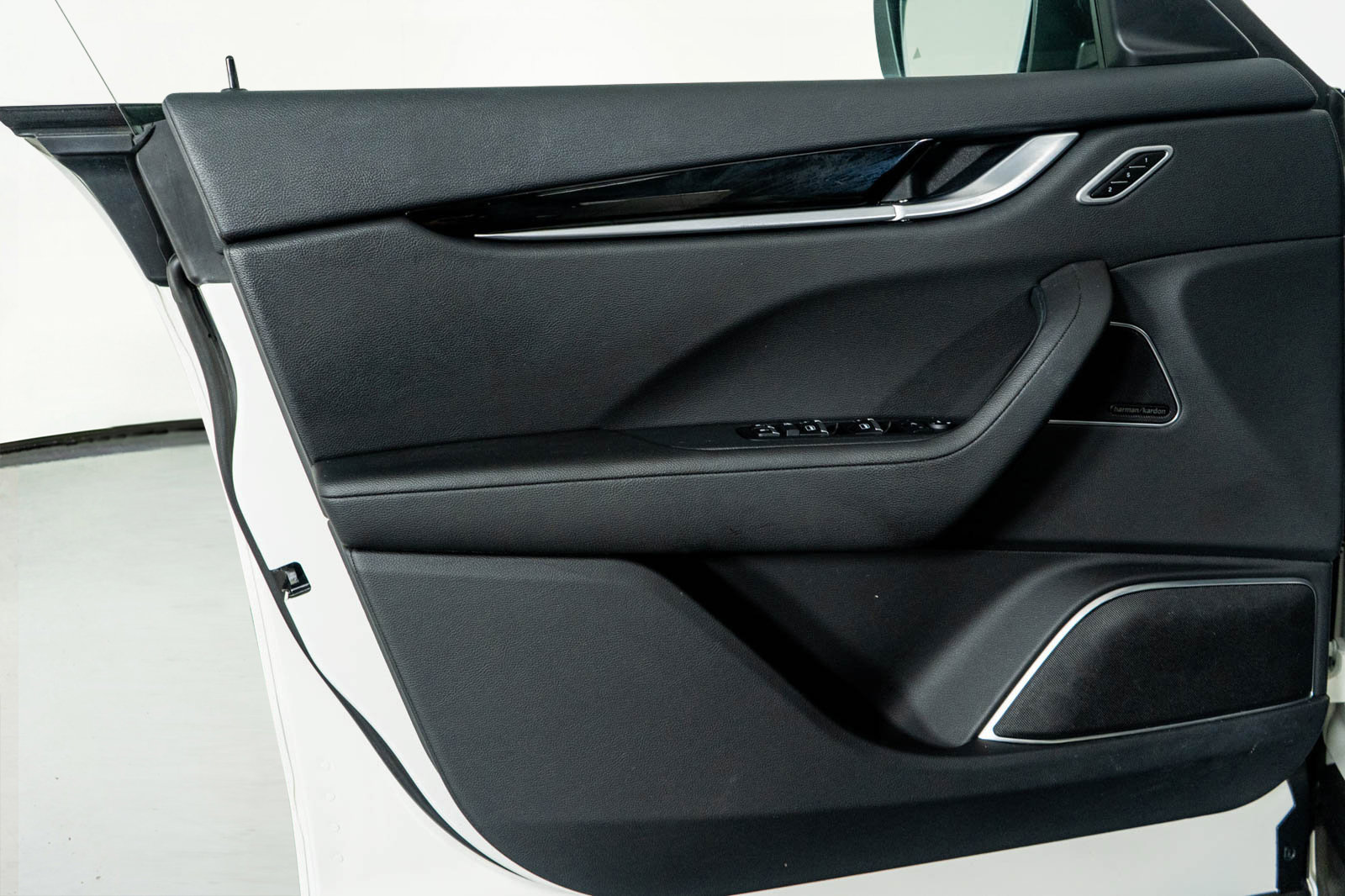 Used 2022 Maserati Levante Modena image 36