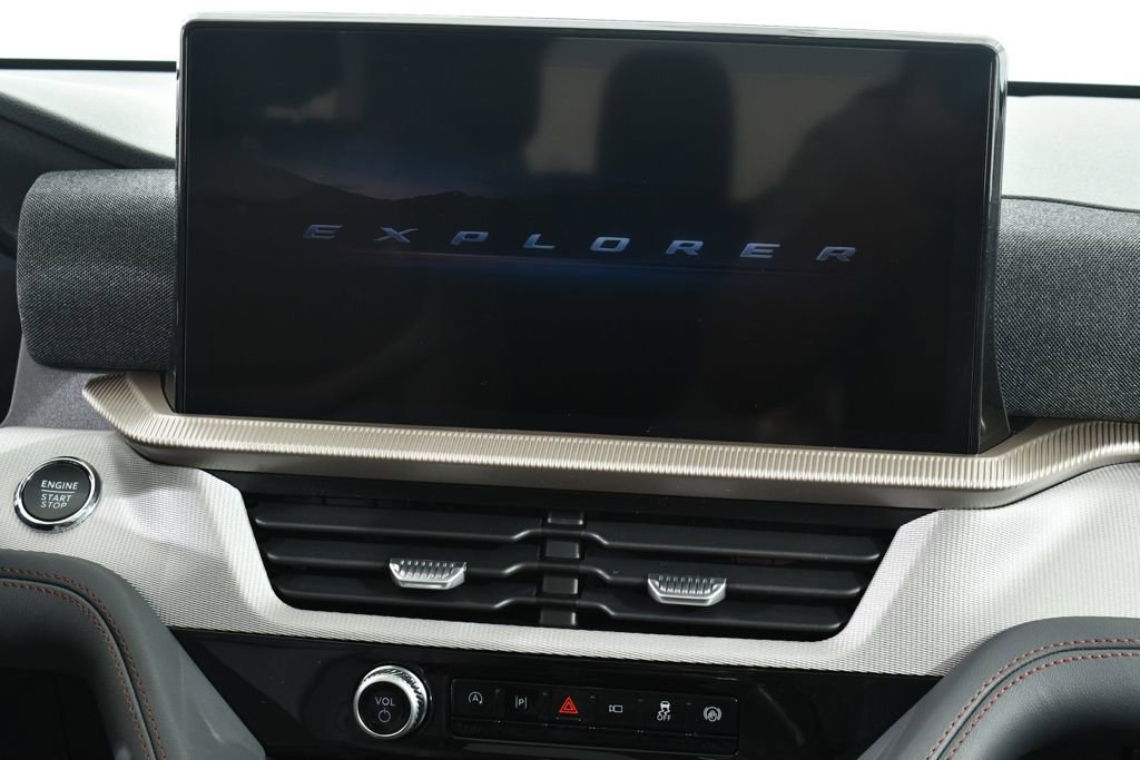 New 2026 Ford Explorer Active w/ Active Comfort Package AWD/4WD image 9