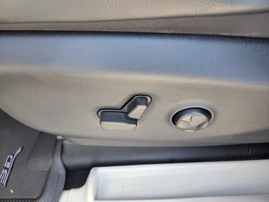 Used 2022 Chrysler Pacifica Touring-L AWD/4WD image 5