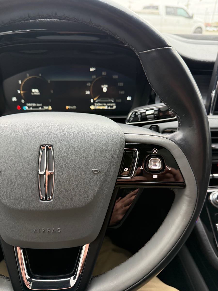 Used 2022 Lincoln Corsair Reserve w/ Equipment Group 201A image 16