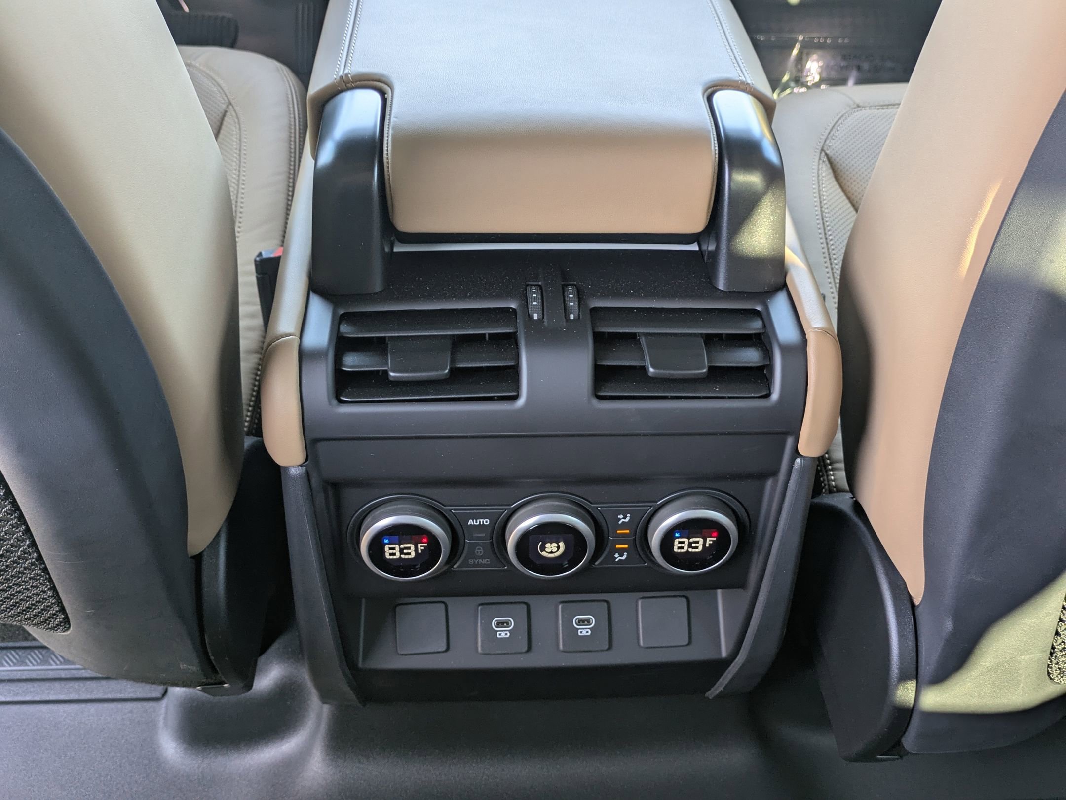 Certified 2025 Land Rover Defender 110 X-Dynamic SE image 24