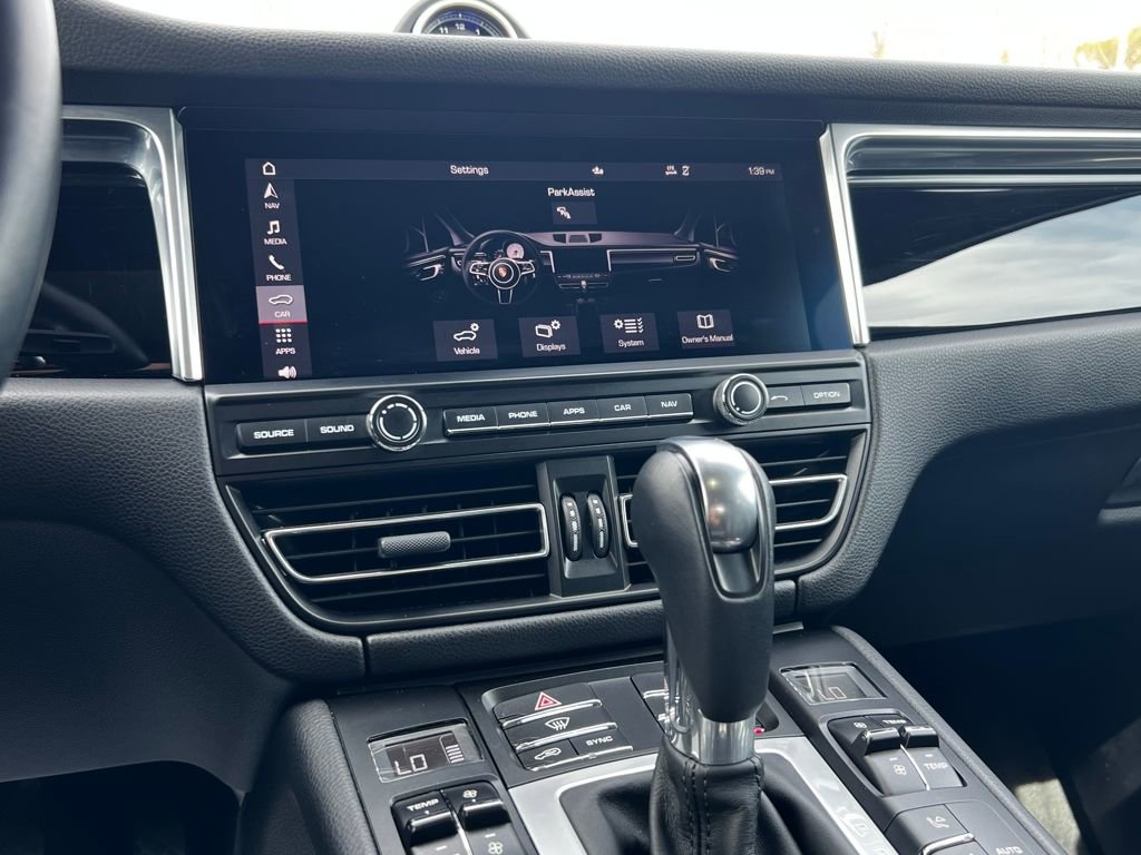 Used 2020 Porsche Macan image 25