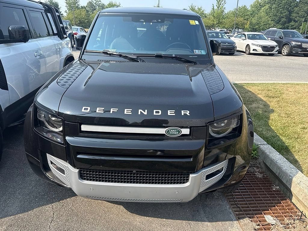 Used 2022 Land Rover Defender 110 XS Edition AWD/4WD image 2