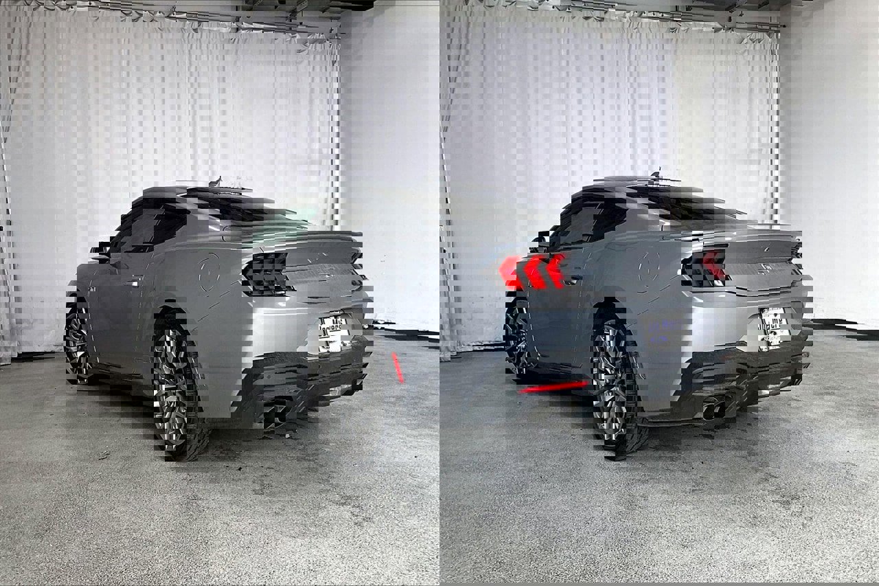 Used 2025 Ford Mustang GT Premium image 5
