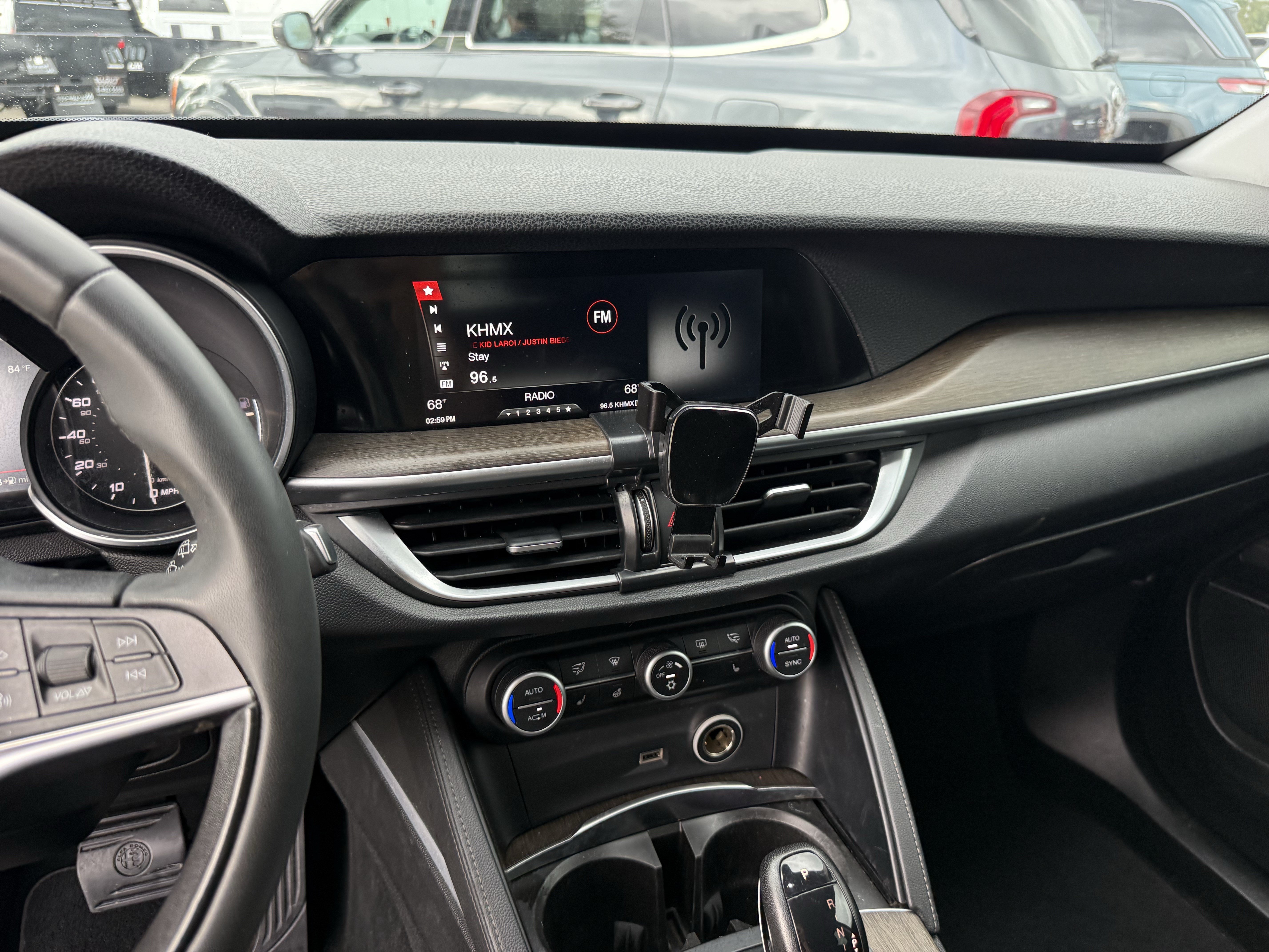 Used 2018 Alfa Romeo Stelvio Ti AWD/4WD image 19