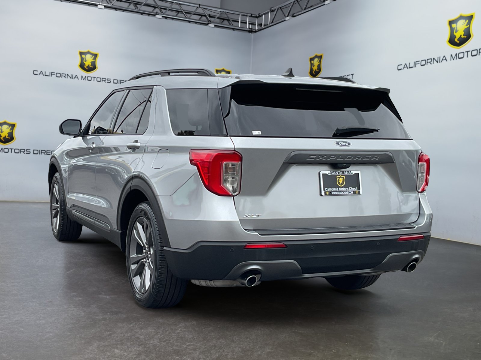 Used 2021 Ford Explorer XLT w/ Equipment Group 202A RWD image 7