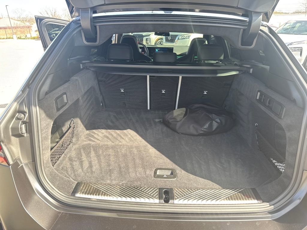 Used 2025 BMW M5 Touring image 15