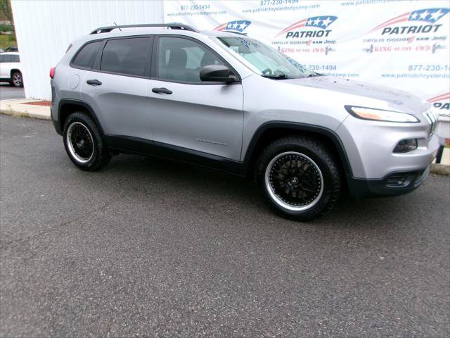 Certified 2017 Jeep Cherokee Sport AWD/4WD image 1