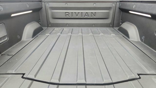 Used 2023 Rivian R1T Adventure image 15