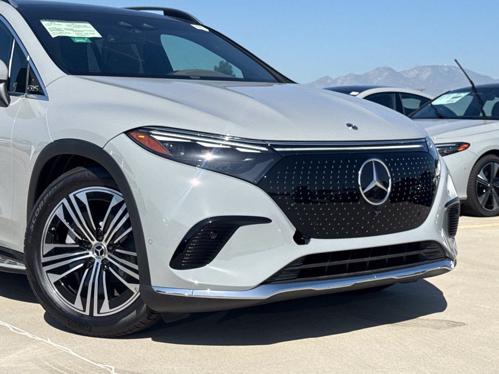 New 2027 Mercedes-Benz EQS 400 4MATIC SUV image 3