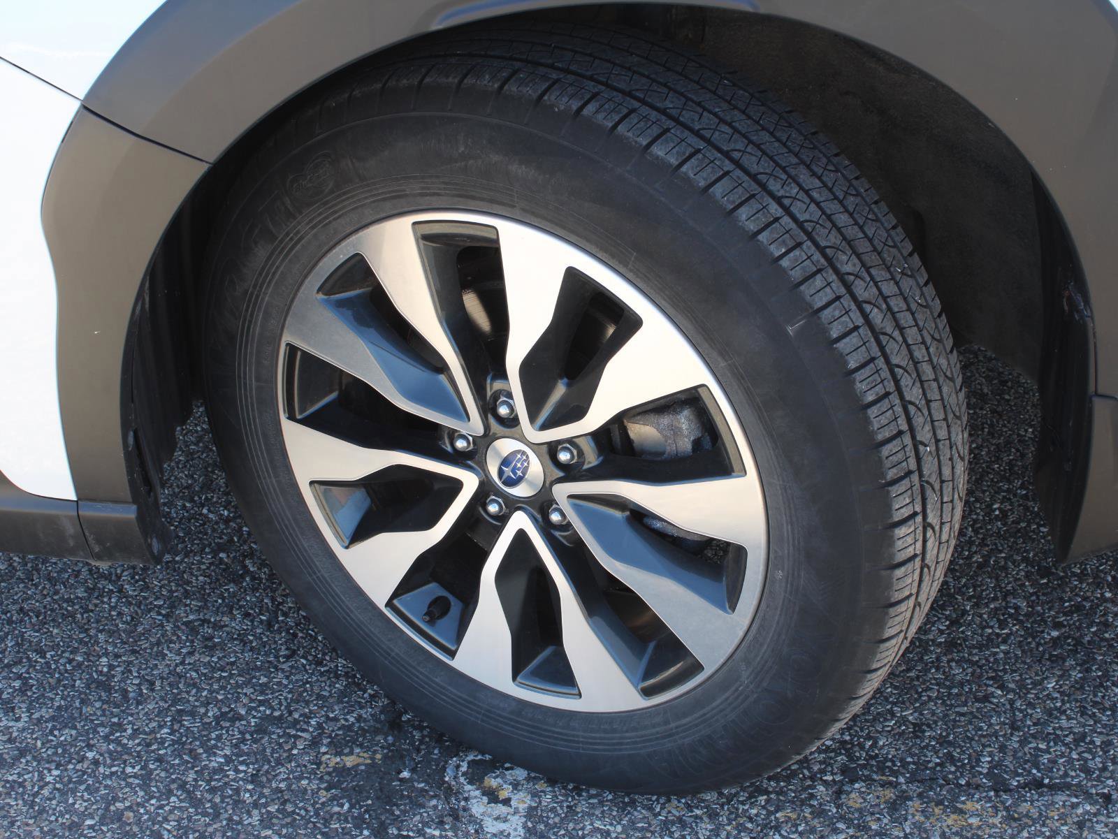 Used 2023 Subaru Outback Limited AWD/4WD image 19