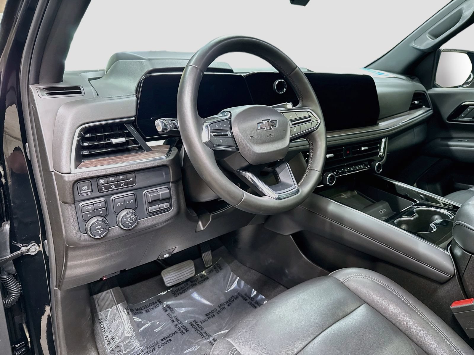 Used 2025 Chevrolet Tahoe Z71 w/ Z71 Off-Road Package AWD/4WD image 11