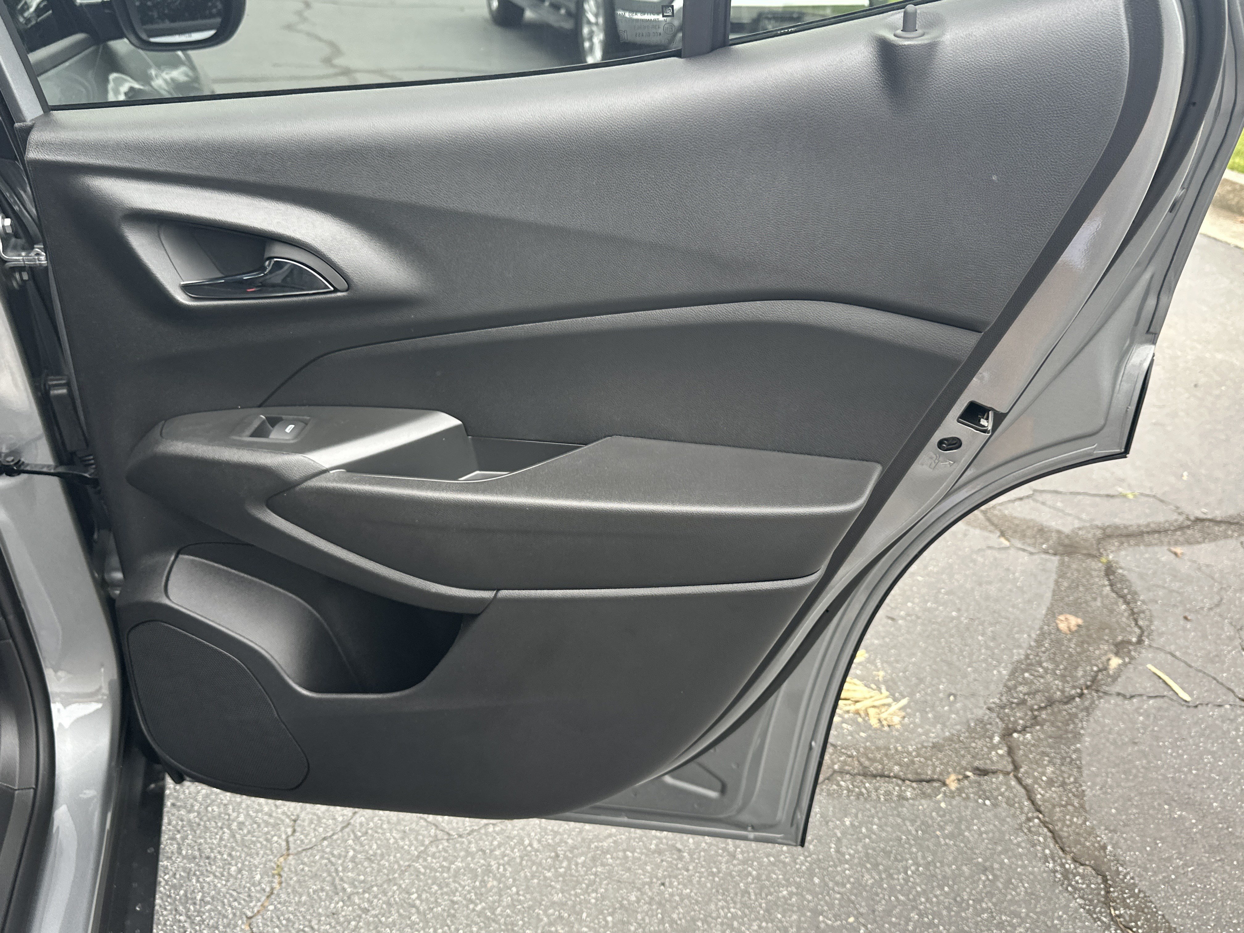 New 2026 Chevrolet Trax RS w/ Sunroof Package FWD image 16