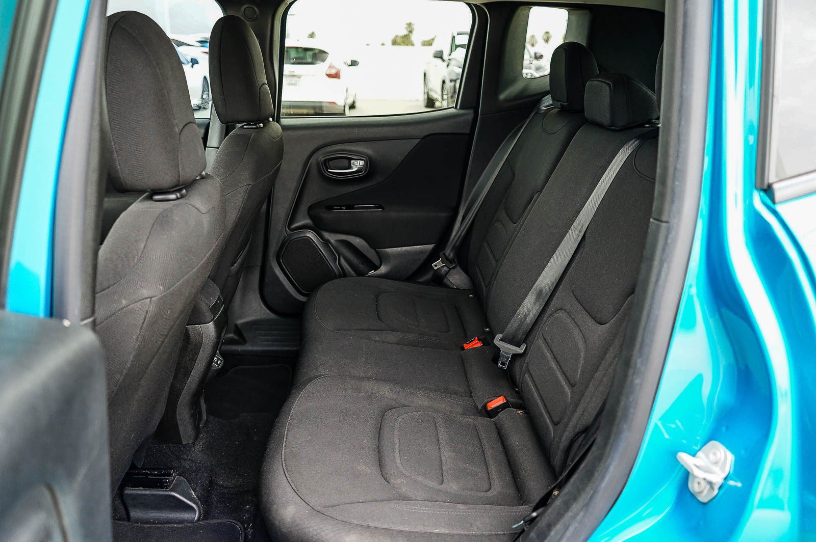 Used 2021 Jeep Renegade Latitude FWD image 18