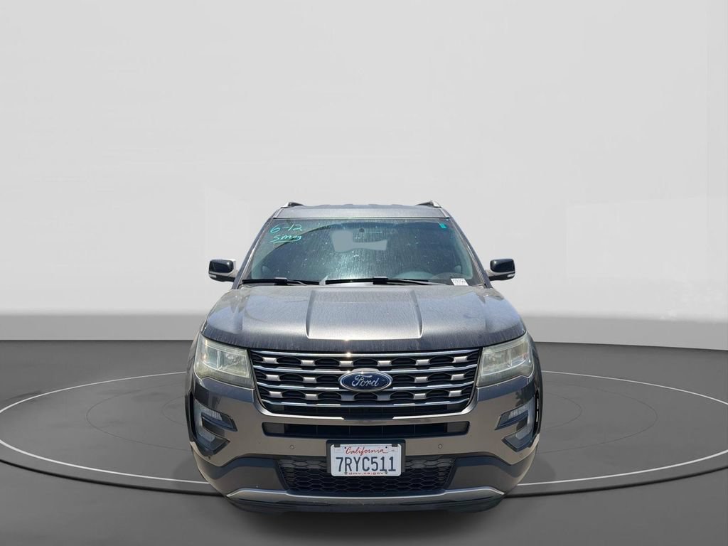 Used 2016 Ford Explorer XLT w/ Equipment Group 202A FWD image 4