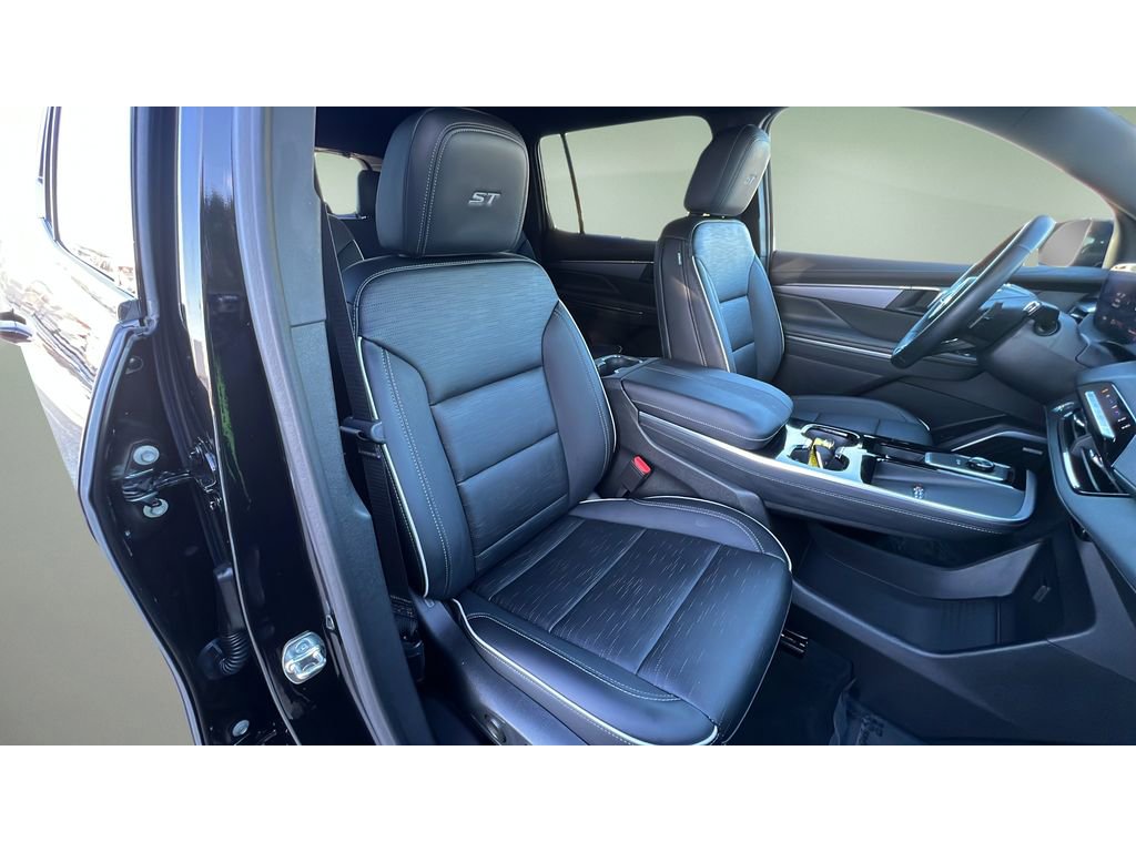 Certified 2025 Buick Enclave Sport Touring image 32