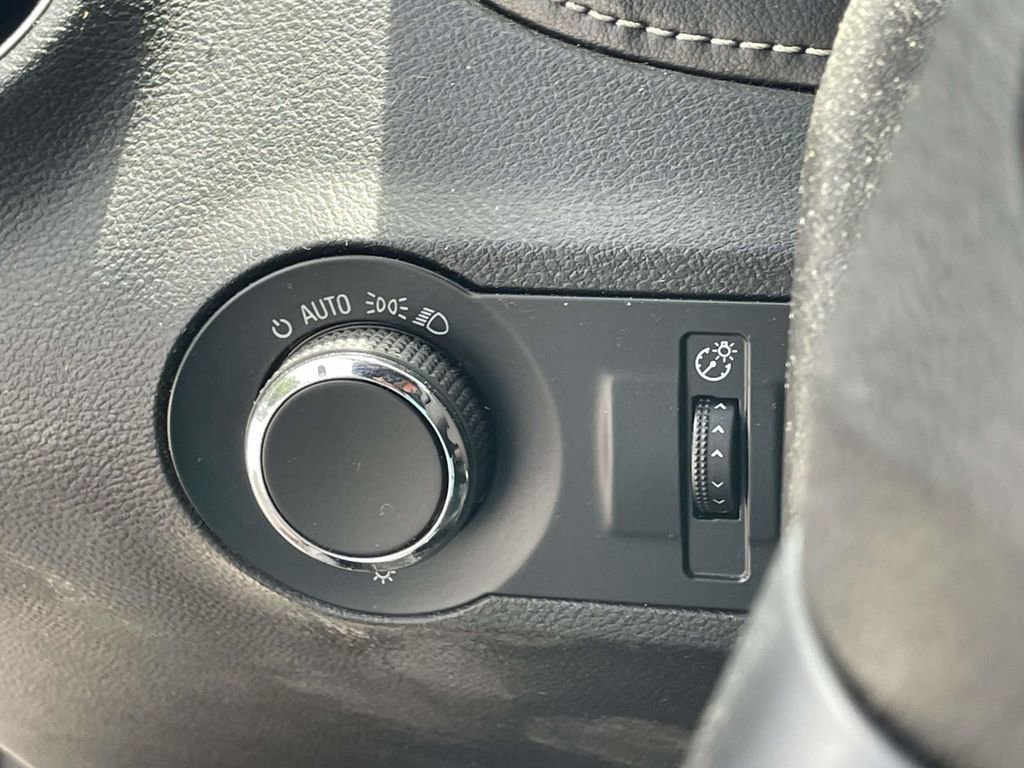 Used 2012 Chevrolet Camaro LS RWD image 17