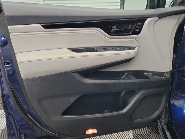 Used 2023 Honda Odyssey Touring image 17