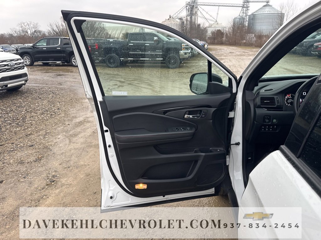 Used 2023 Honda Ridgeline Black Edition image 17