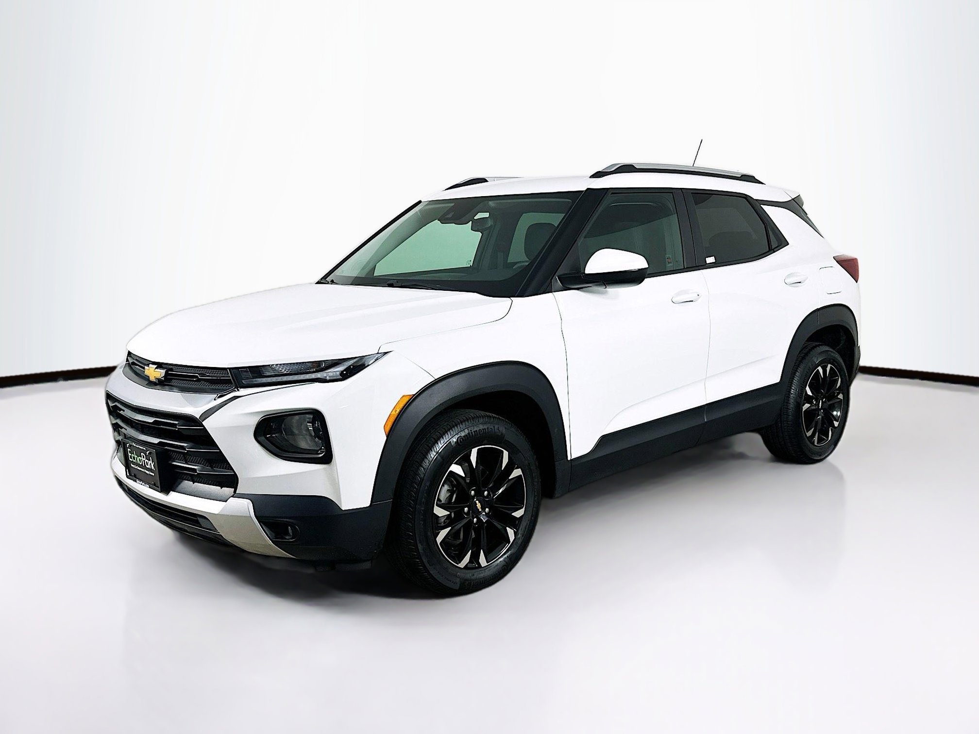 Used 2022 Chevrolet TrailBlazer LT w/ Driver Confidence Package image 3