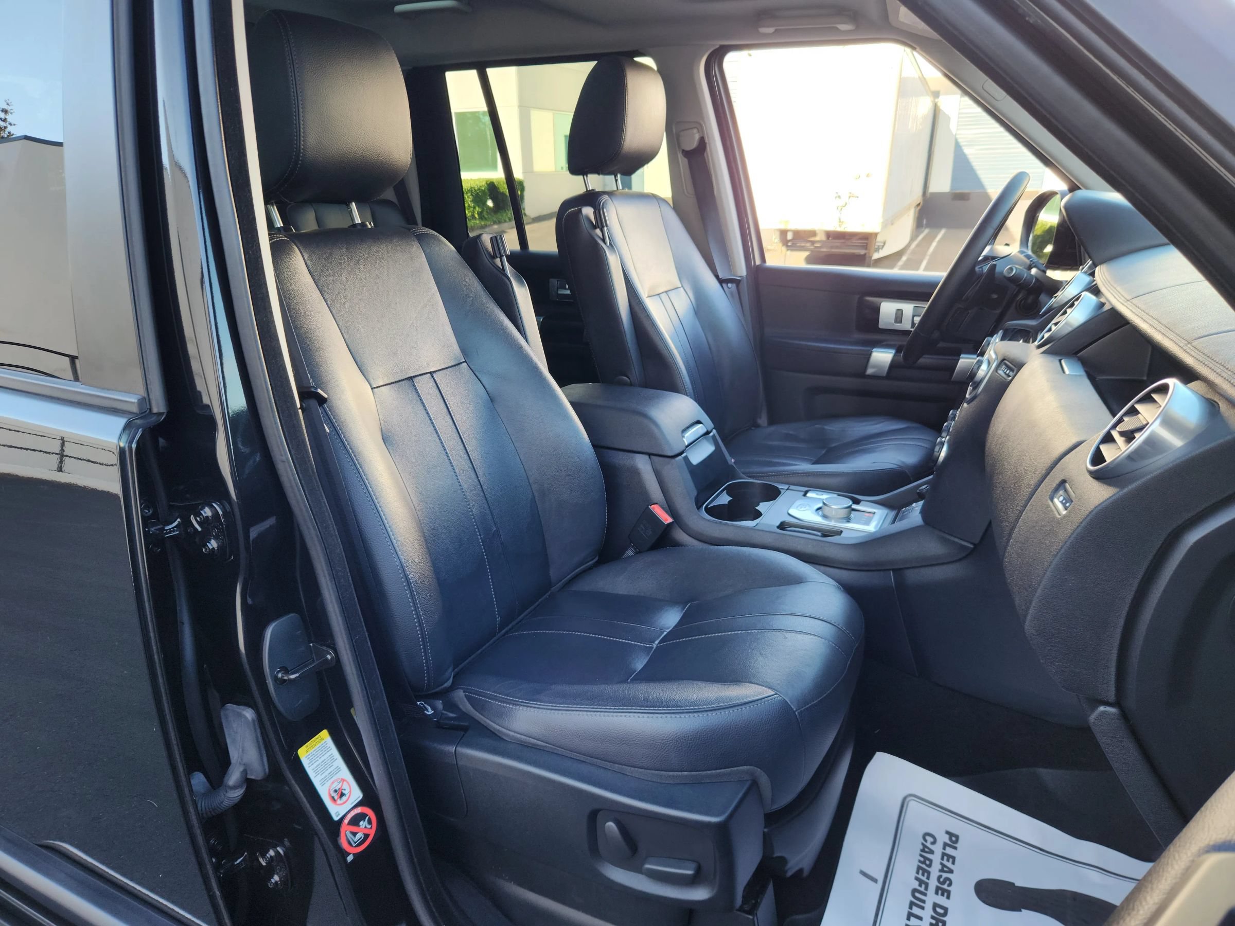 Used 2015 Land Rover LR4 HSE AWD/4WD image 22