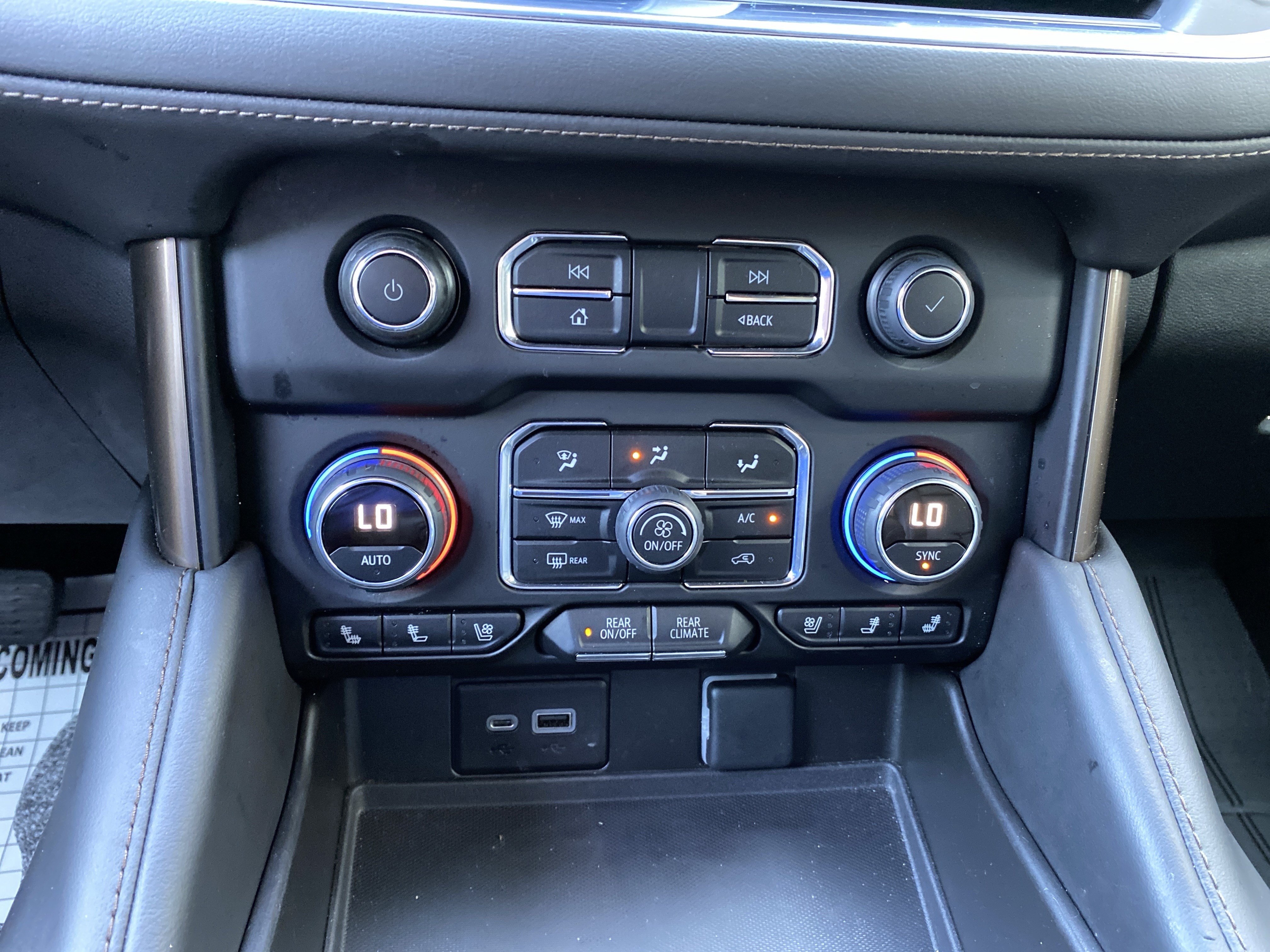 Used 2023 Chevrolet Suburban High Country AWD/4WD image 30