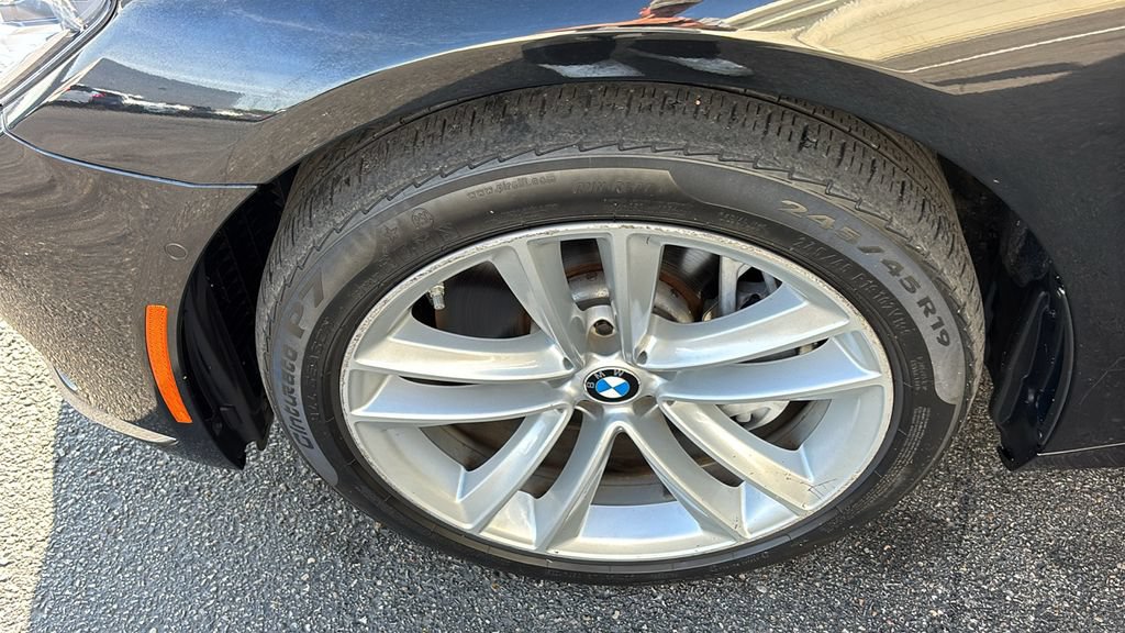 Used 2019 BMW 750i xDrive w/ Autobahn Package AWD/4WD image 34