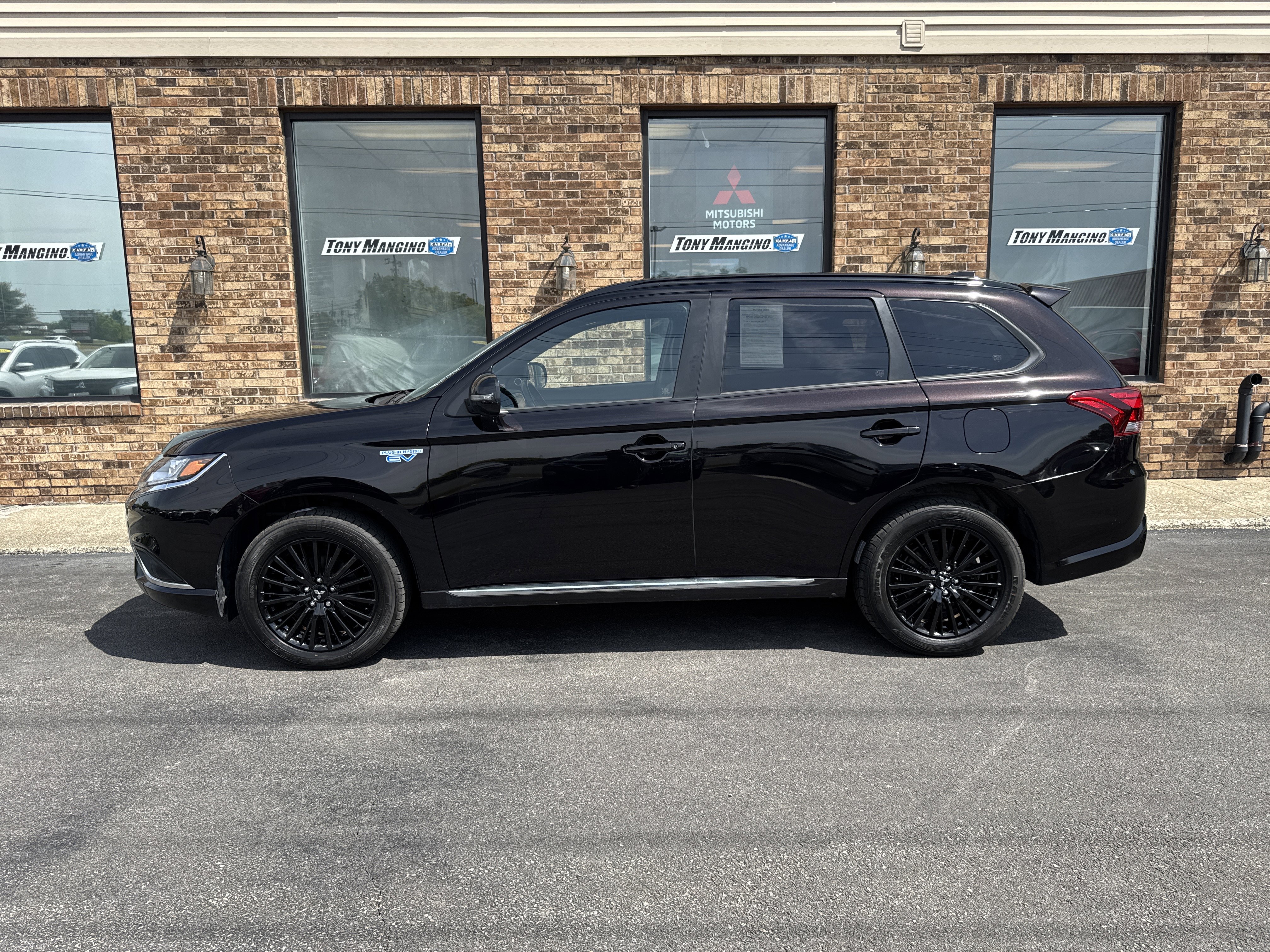 Used 2022 Mitsubishi Outlander LE AWD/4WD image 2